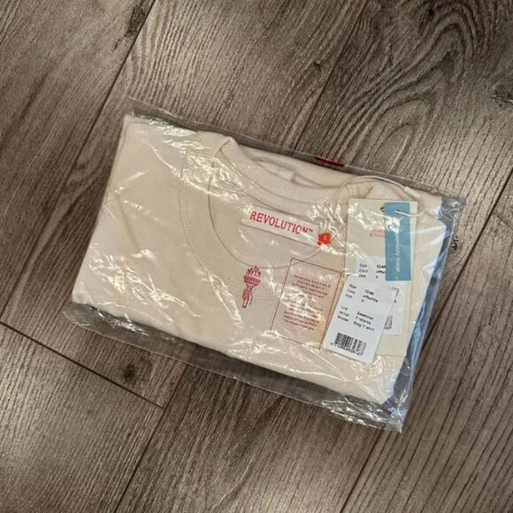 BNWT Revolution of 1995 - Men's Boxy Fit Off White Organic Cotton T-Shirt - Picture 6 of 6